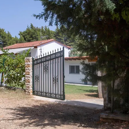Dimitra's In Forest And Sea Holiday home *